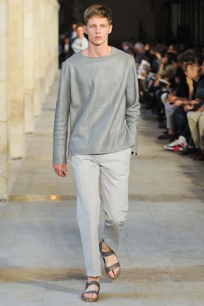 Look 39